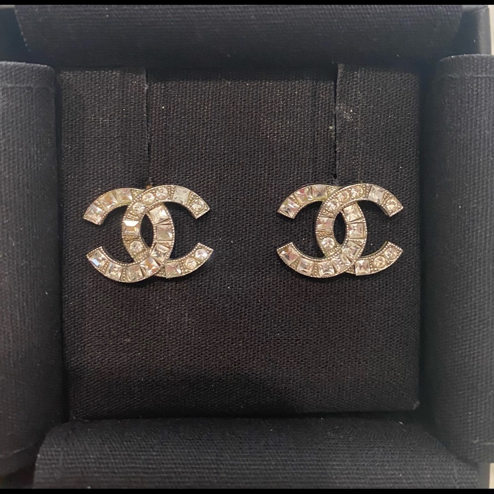 Chanel classic cc logo studs earrings custom jewelry silver tone